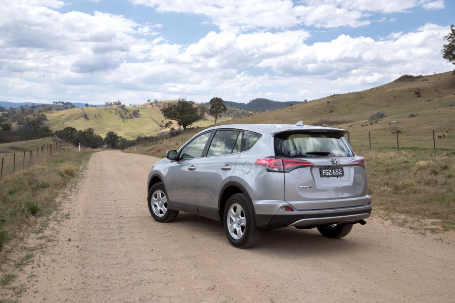  Toyota RAV4 2015 года  (AU) (фото 17 из 22)